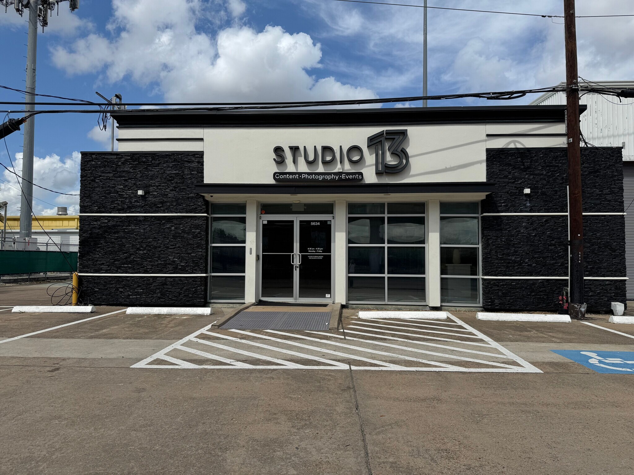 5625-5633 Southwest Fwy, Houston, TX for lease Building Photo- Image 1 of 10
