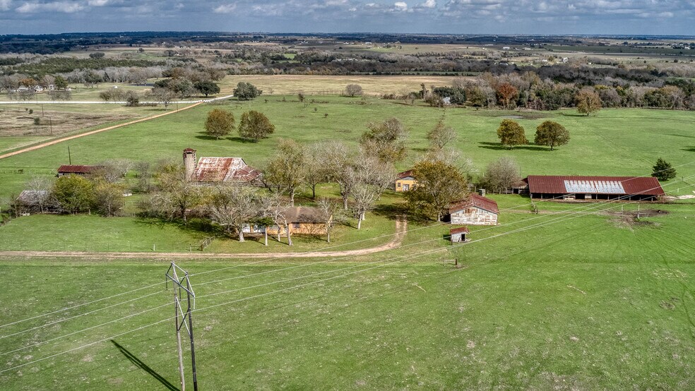 6405 Lorena Ln, Burton, TX à vendre - Photo du bâtiment - Image 3 de 21