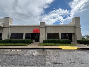 5511 Park St N, Saint Petersburg, FL for lease Interior Photo- Image 1 of 4