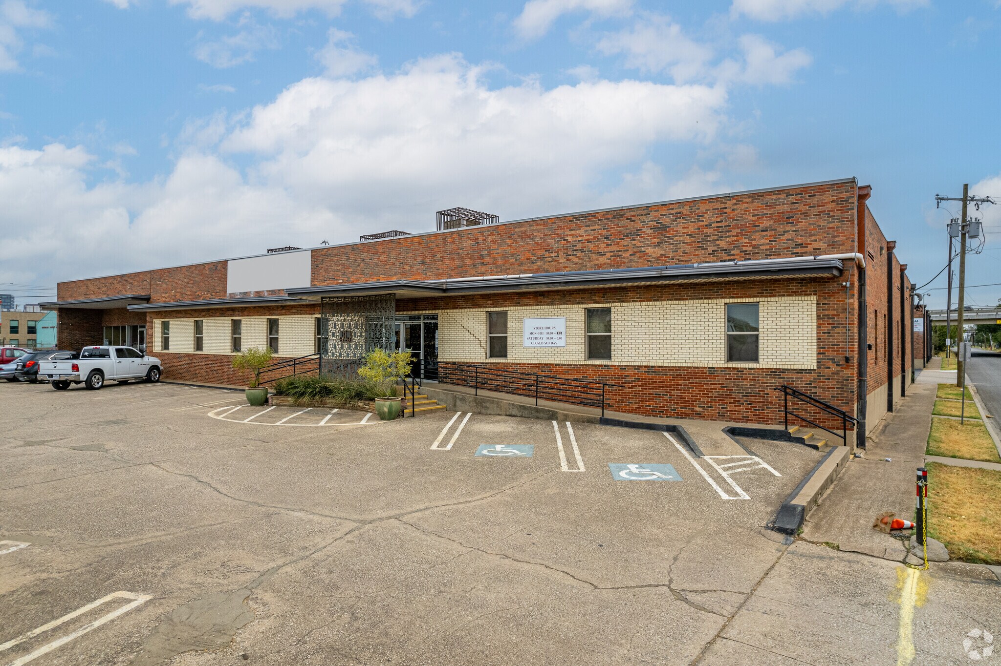 1912 S Good Latimer Expy, Dallas, TX à vendre Photo principale- Image 1 de 23