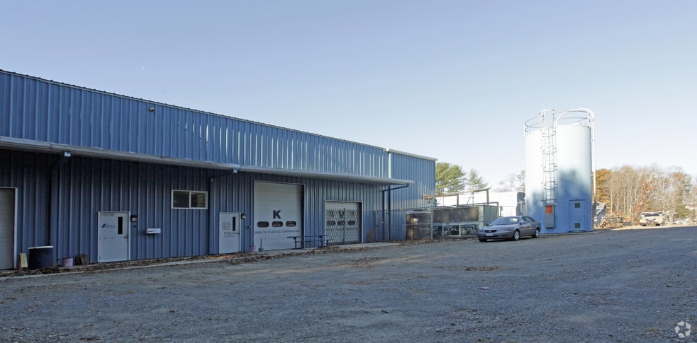 10 Fernwood Lake Ave, Gloucester, MA for lease - Building Photo - Image 3 of 5