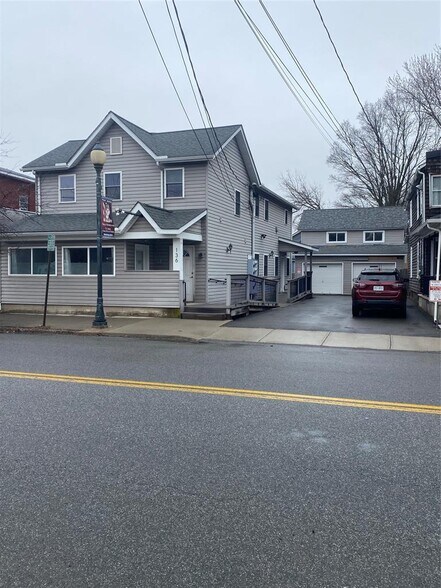 136 Jersey Ave, Port Jervis, NY à vendre - Photo principale - Image 1 de 1