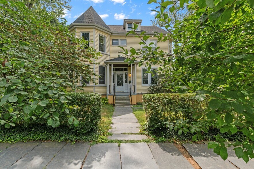 711 Gladstone Ave, Baltimore, MD à vendre - Photo du bâtiment - Image 2 de 46