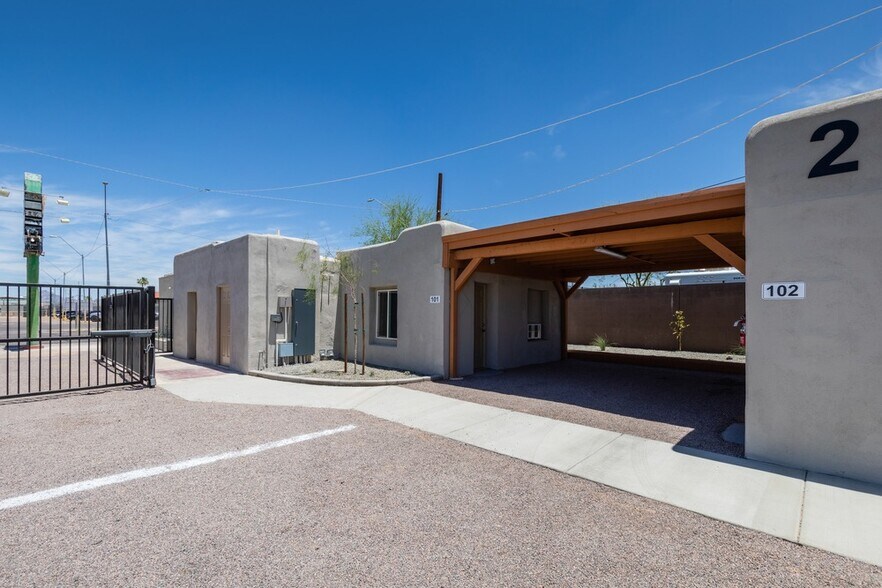 2625 E Van Buren St, Phoenix, AZ à vendre - Photo du bâtiment - Image 2 de 15