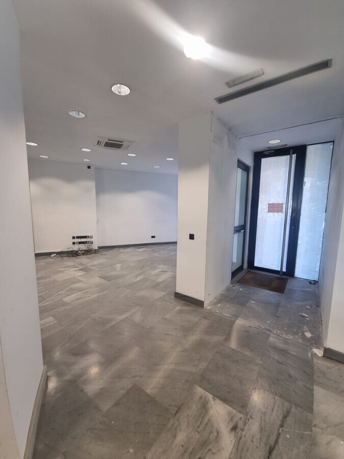 Madrid, MAD 28039 -  -  - Interior Photo - Image 1 of 12