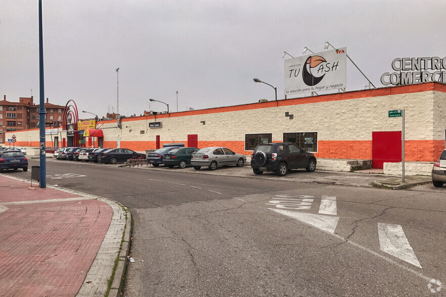 Calle Pablo Casals, 27, Parla, Madrid for lease - Building Photo - Image 1 of 3