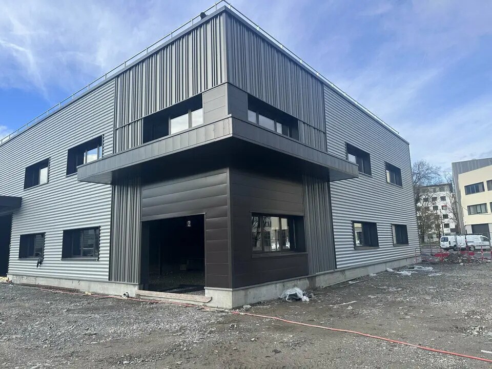Industrial in Grenoble for lease Building Photo- Image 1 of 16