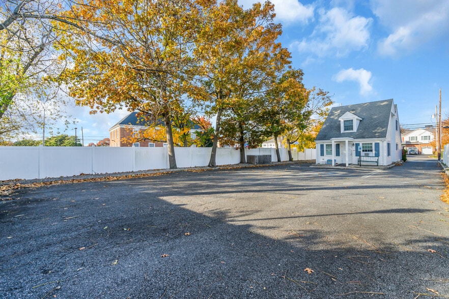613 Warren Ave, Spring Lake, NJ à vendre - Photo du bâtiment - Image 3 de 43
