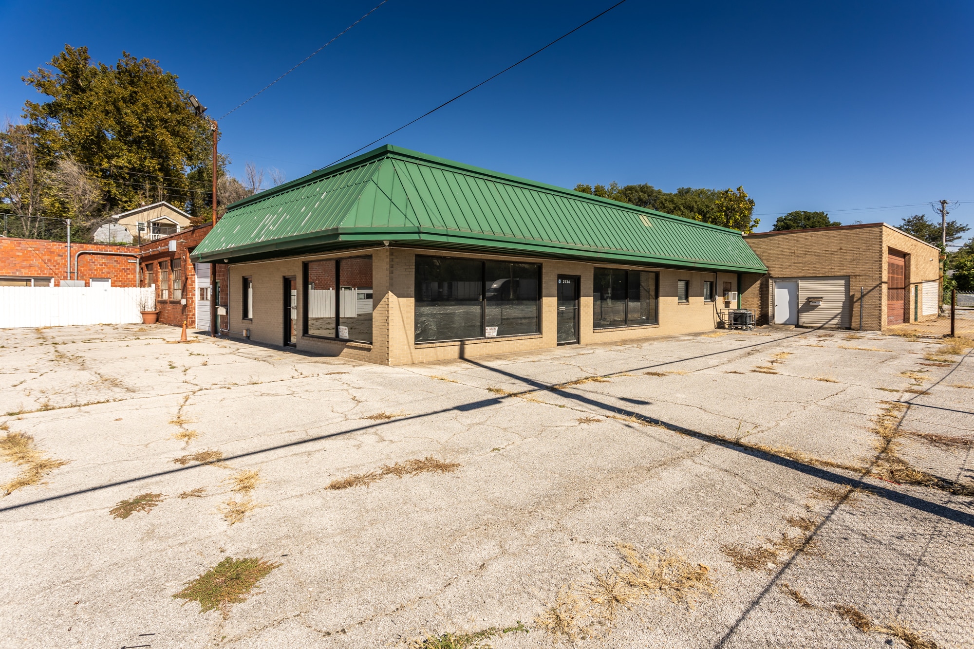 2726 E Broadway, Alton, IL for sale Primary Photo- Image 1 of 23