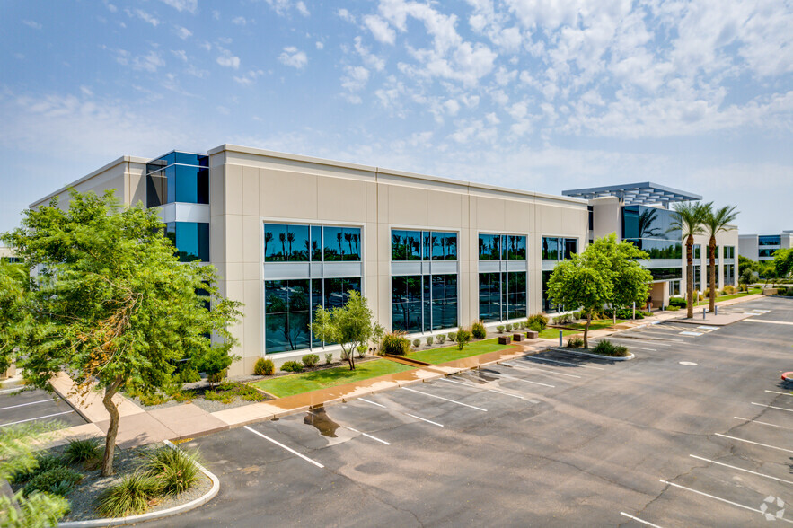 1450 S Spectrum Blvd, Chandler, AZ à louer - Photo principale - Image 1 de 14