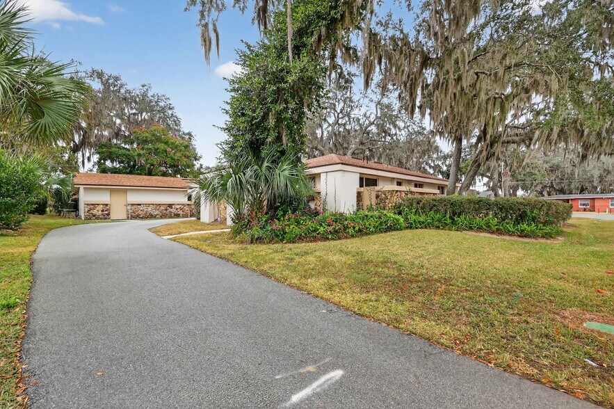 708 Lee St, Leesburg, FL à louer - Photo du bâtiment - Image 3 de 31