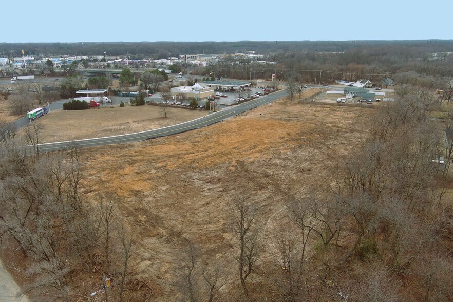 L8 Lodge Ave, Paulsboro, NJ à vendre - Photo du bâtiment - Image 3 de 10