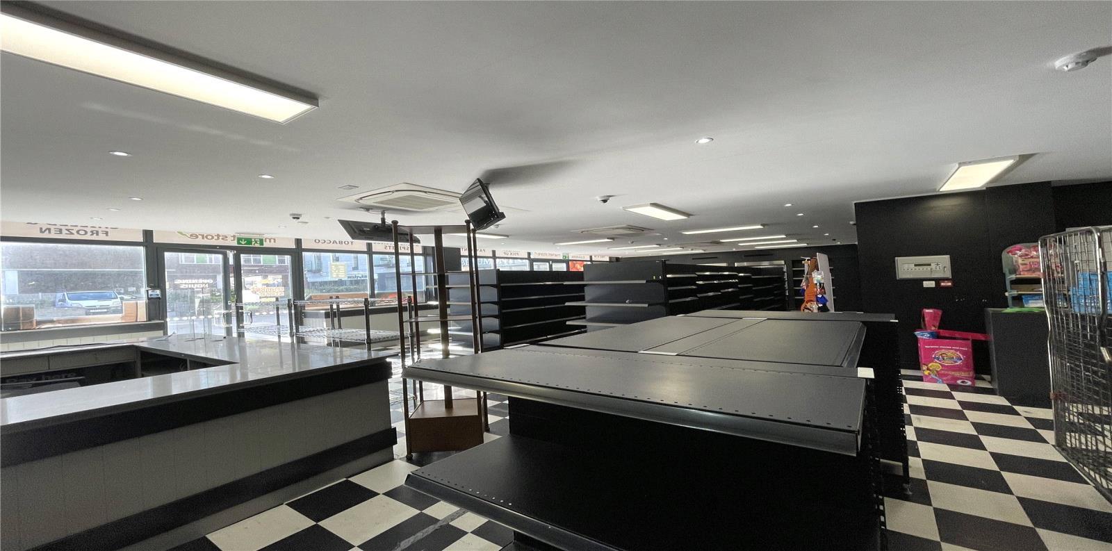73 Victoria Av, Southend-On-Sea, ESS SS2 6FP - Unit 2 - - Interior Photo - Image 1 of 1