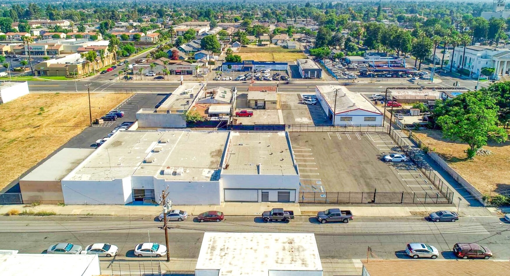 534 W Brooks St, Ontario, CA à vendre Photo principale- Image 1 de 18