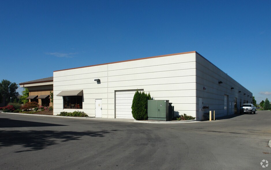 1250 E Iron Eagle Dr, Eagle, ID à louer - Photo du bâtiment - Image 3 de 23