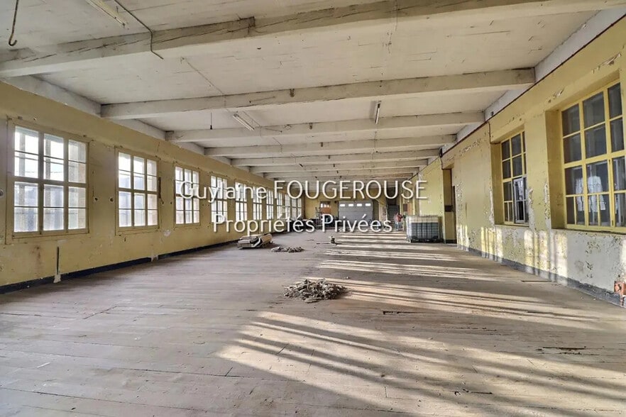 Industrial in Saint-Étienne for sale - Interior Photo - Image 2 of 10