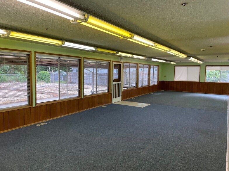 32 Marion Ln, Eugene, OR à vendre - Photo du bâtiment - Image 3 de 6