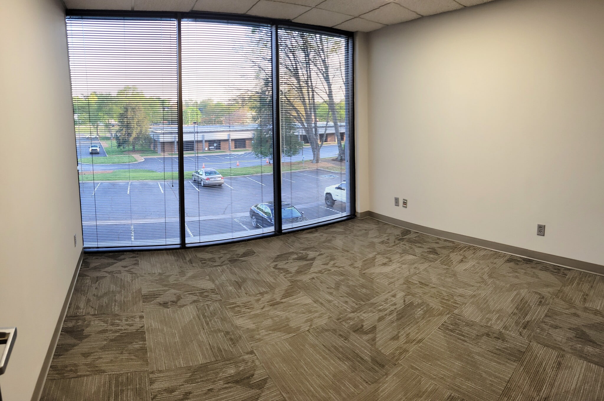 9041 executive park Dr, Knoxville, TN à louer Photo intérieure- Image 1 de 8