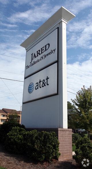 4405 Wendover Ave, Greensboro, NC for sale - Building Photo - Image 1 of 4