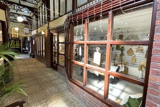 Tarrant St, Arundel for lease Interior Photo- Image 2 of 4