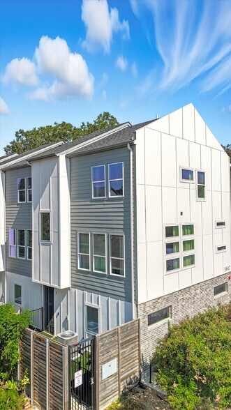 5647 Live Oak, Dallas, TX à vendre - Photo du bâtiment - Image 2 de 45