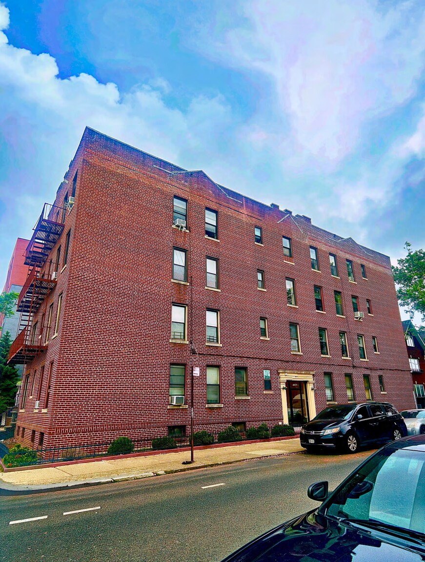 1742 E 2nd St, Brooklyn, NY for sale Primary Photo- Image 1 of 15