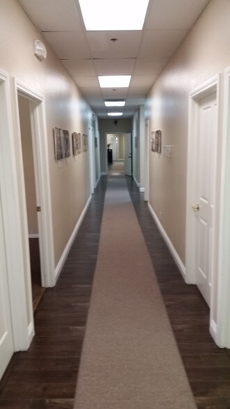 2595 S Cimarron Rd, Las Vegas, NV à vendre - Photo du bâtiment - Image 3 de 39