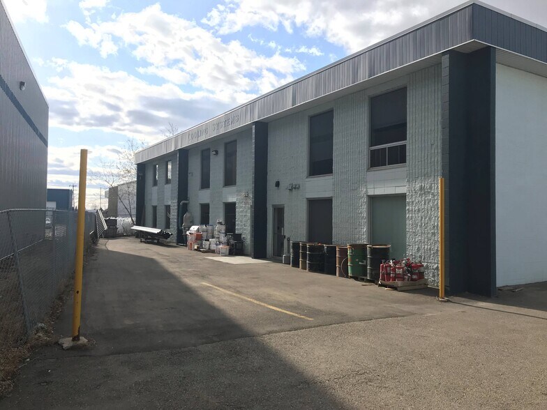 4503 Morris Rd NW, Edmonton, AB à louer - Photo du bâtiment - Image 3 de 5