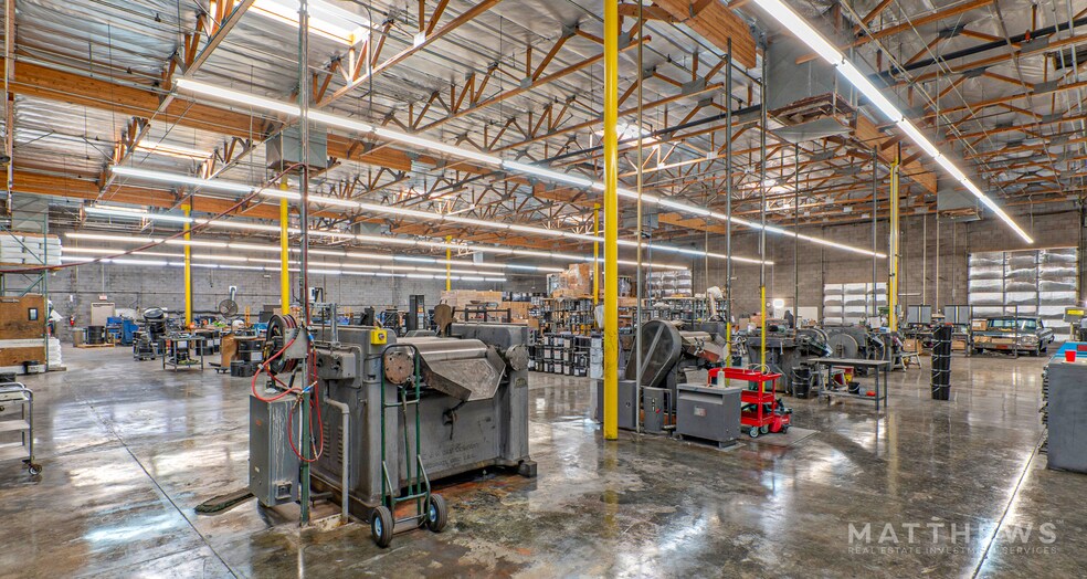 2327 E Jones Ave, Phoenix, AZ à vendre - Photo du bâtiment - Image 2 de 7