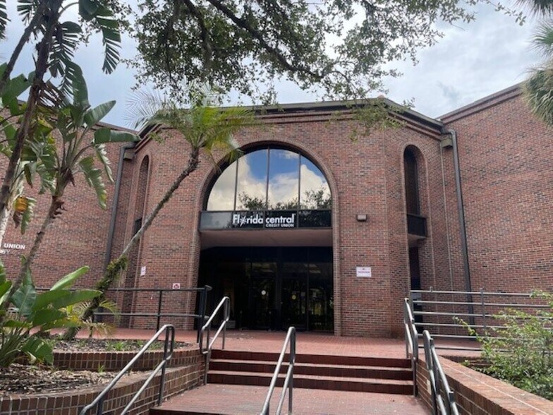 1600 Tamiami Trl, Port Charlotte, FL à vendre - Photo du bâtiment - Image 3 de 8