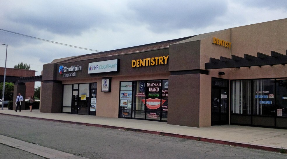 14417 Roscoe Blvd, Van Nuys, CA à louer - Photo du bâtiment - Image 2 de 3