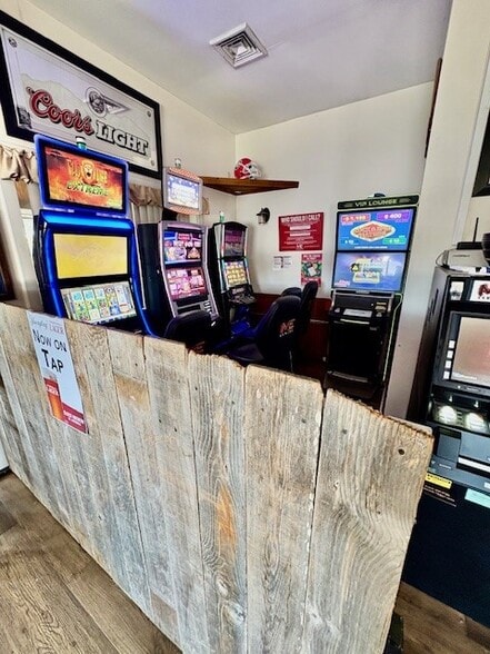 1415 McKinley St, Mascoutah, IL for sale - Building Photo - Image 3 of 12