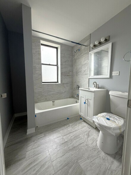 7109 S Bennett Ave, Chicago, IL à vendre - Photo du bâtiment - Image 3 de 5