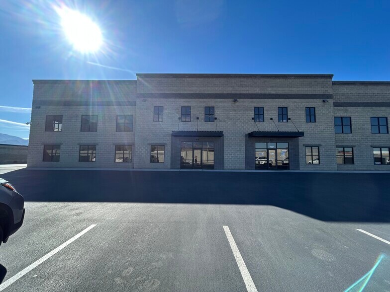 564 W 700 S, Pleasant Grove, UT à louer - Photo du bâtiment - Image 3 de 21