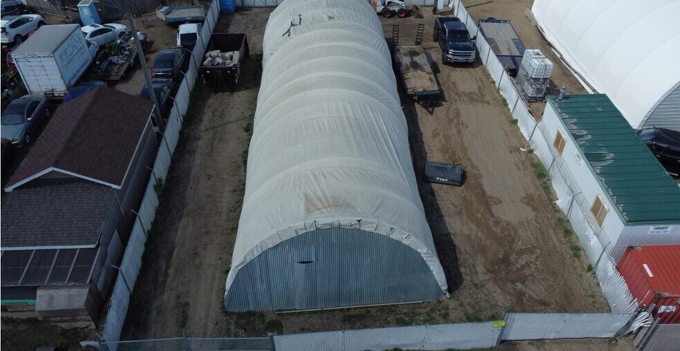 12820 54 St NW, Edmonton, AB à vendre - Photo du bâtiment - Image 1 de 3