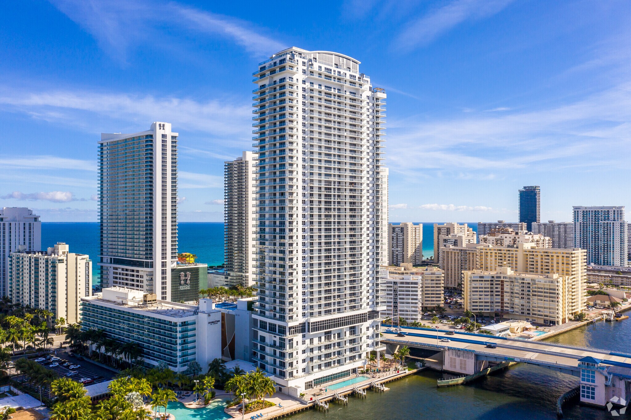 4010 S Ocean Dr, Hollywood, FL à louer Photo principale- Image 1 de 90