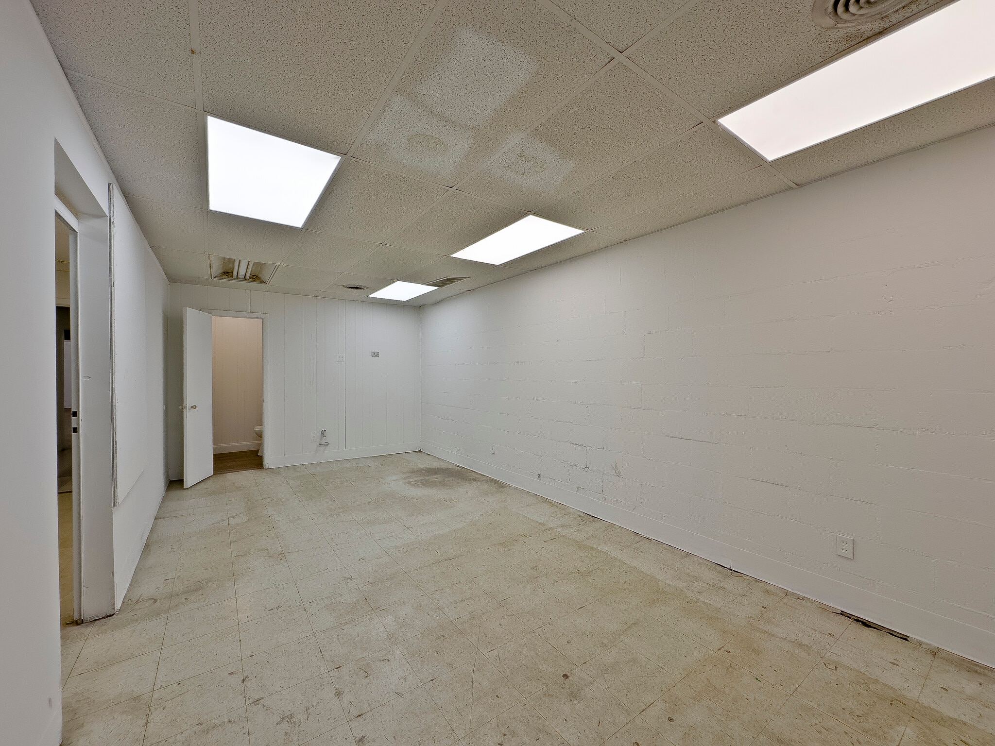 816-824 2nd Ct W, Birmingham, AL for lease Interior Photo- Image 1 of 11