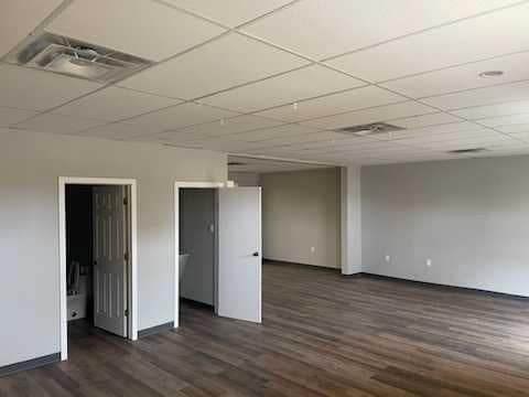 106 E Broadway Av W, Redcliff, AB à vendre - Photo du bâtiment - Image 2 de 8