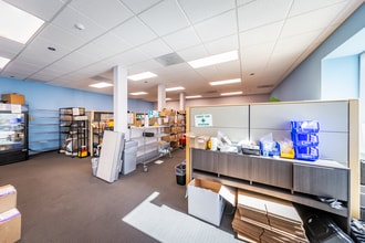 8360 Juniper Creek Ln, San Diego, CA à louer Photo intérieure- Image 2 de 2