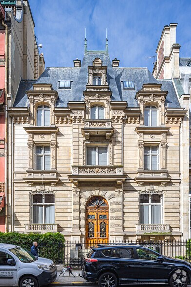 Office in Paris for sale - Primary Photo - Image 1 of 11