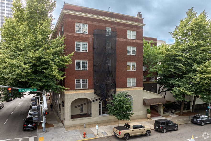 1420 SW Broadway, Portland, OR for lease - Building Photo - Image 2 of 30