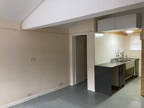 Bognor Rd, Warnham for lease Interior Photo- Image 2 of 5
