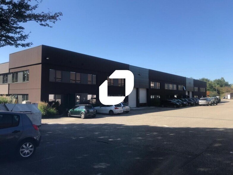 Flex dans Dardilly à louer - Photo du bâtiment - Image 1 de 23