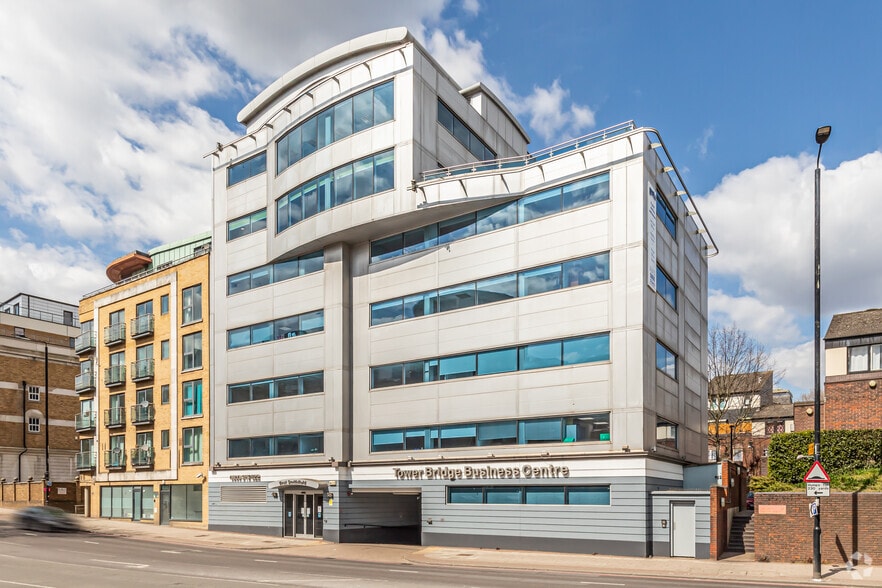 46-48 East Smithfield, London for lease - Building Photo - Image 3 of 8