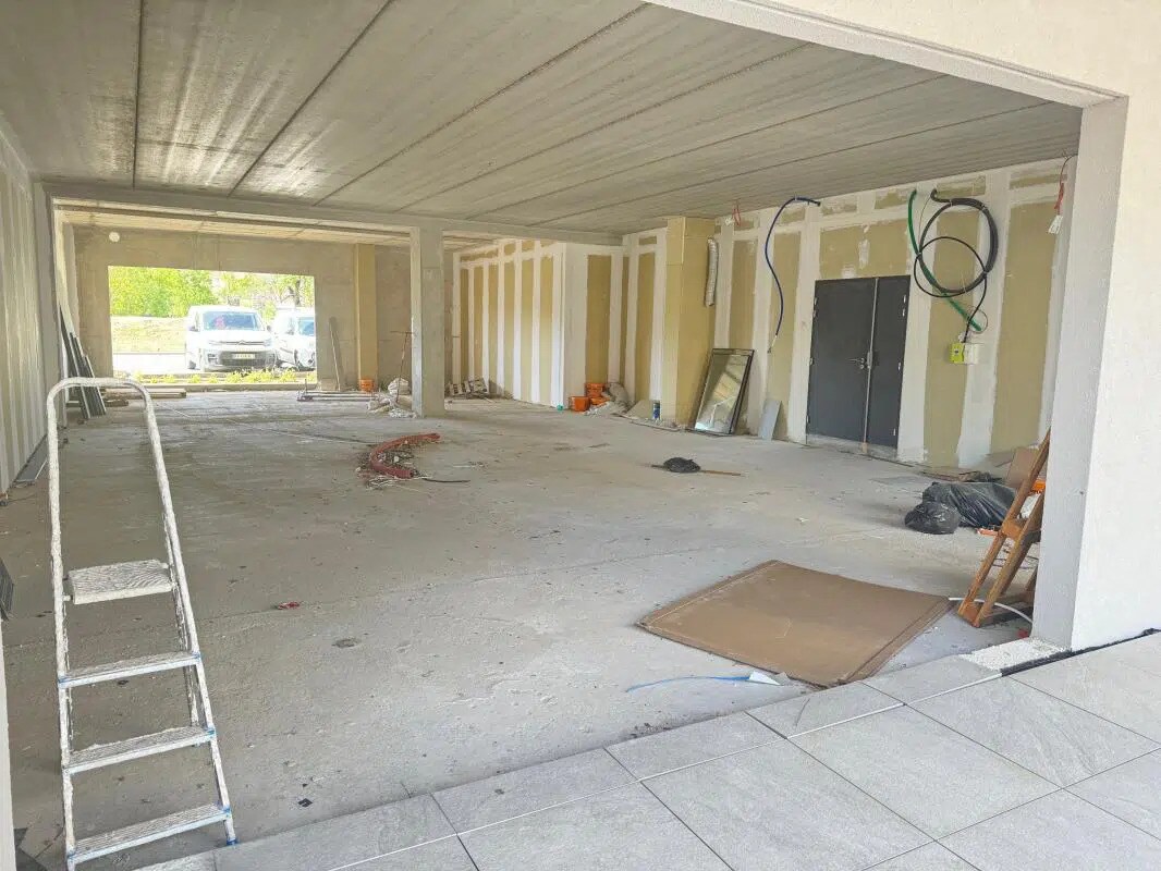 Office in Aubagne for lease Building Photo- Image 1 of 8