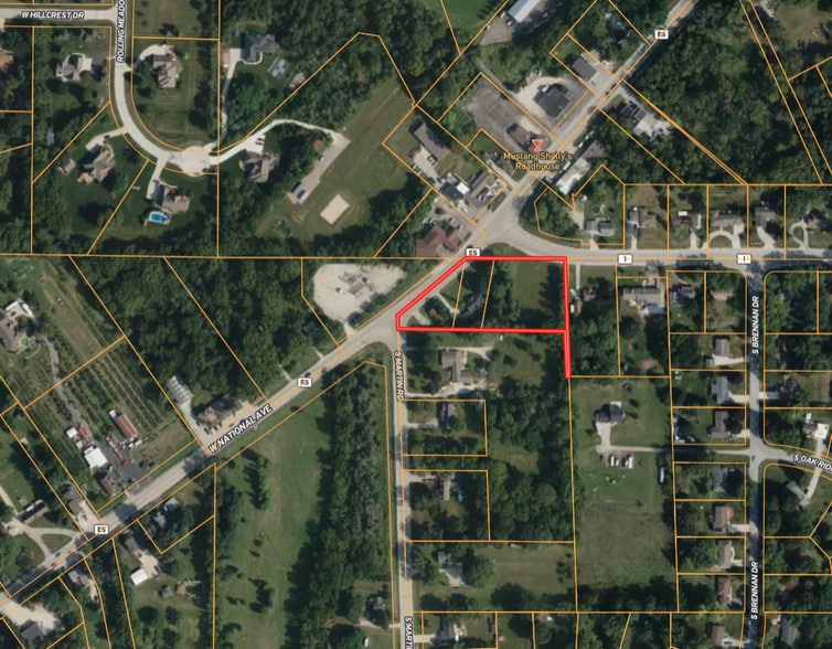 18585 W National Ave, New Berlin, WI à vendre - Photo du bâtiment - Image 1 de 2