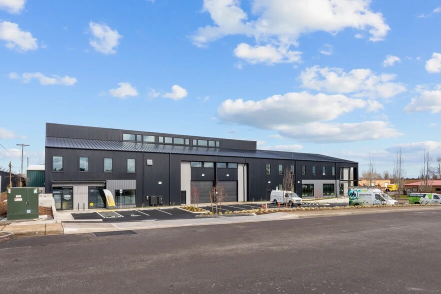 15205 SW Arrow St, Sherwood, OR à louer - Photo du bâtiment - Image 1 de 14