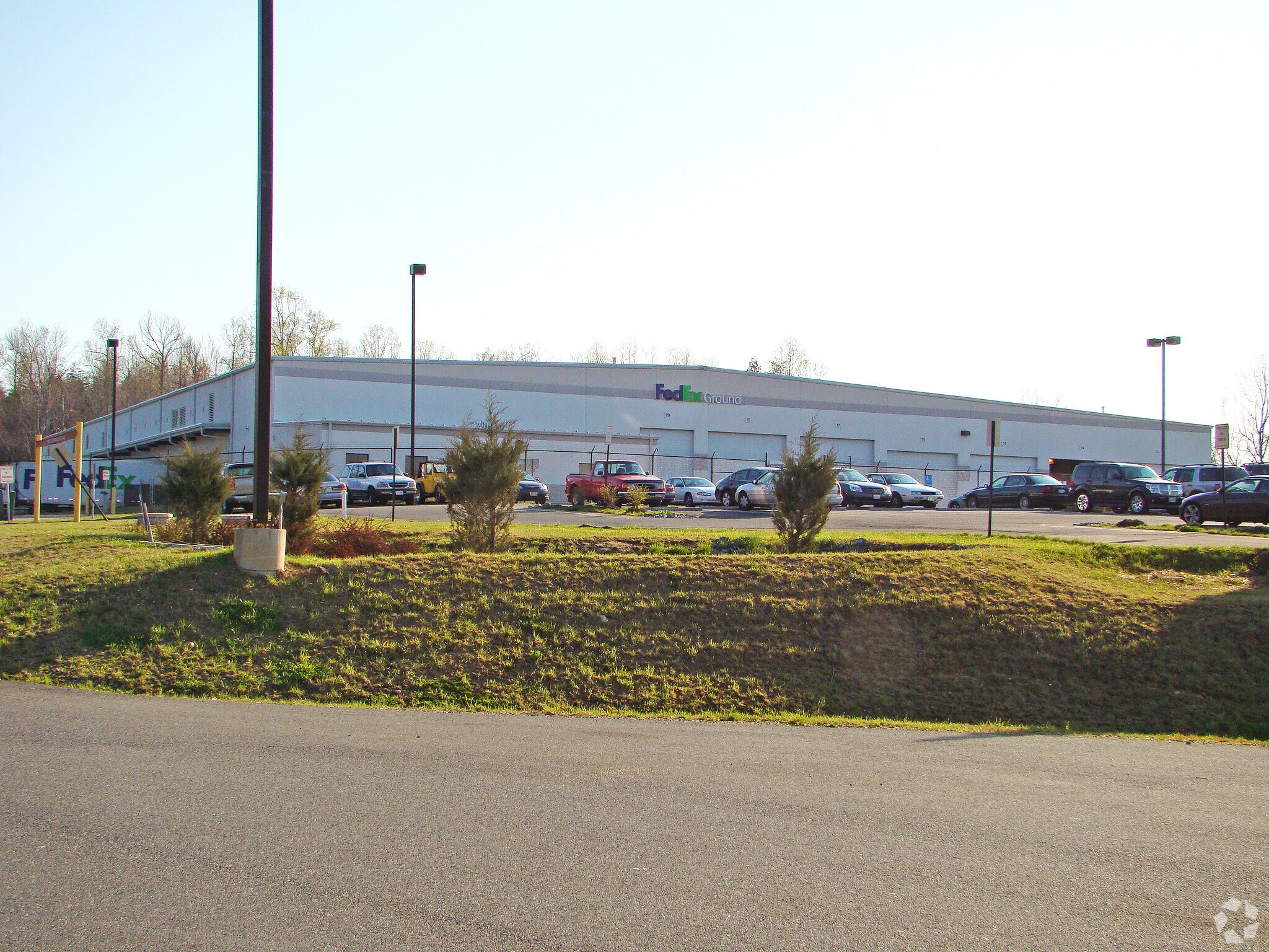 300 Centreport Pky, Fredericksburg, VA for lease Primary Photo- Image 1 of 18