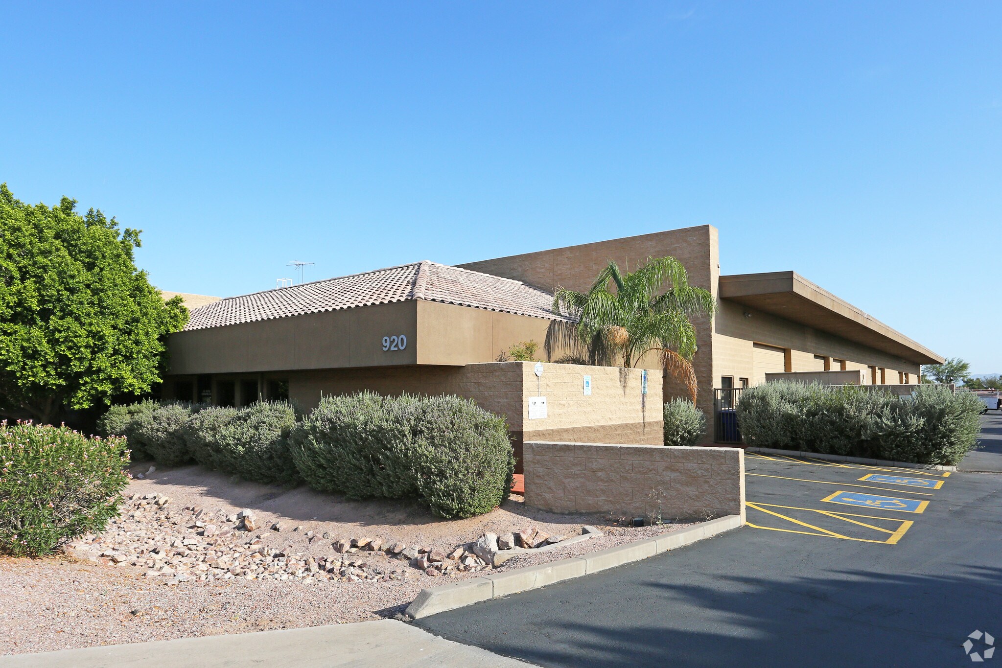 920 E Isabella Ave, Mesa, AZ for lease Primary Photo- Image 1 of 10