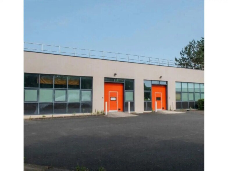 Flex dans Villebon-sur-Yvette à louer - Photo du bâtiment - Image 3 de 3